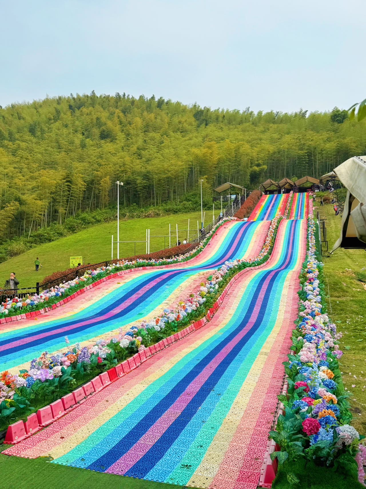Travel with your girlfriends here for Labor Day!