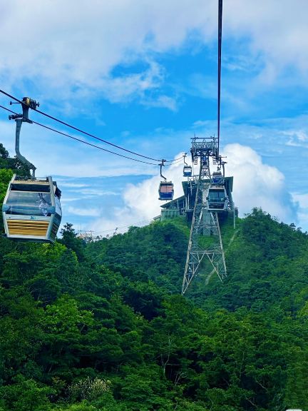 香港 山頂纜車第五代 山頂ケーブルカー 香港昂坪360ケーブルカー｜山と海を越える癒やしの旅 | Trip.com 香港