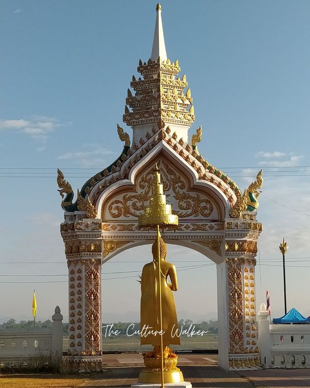 ไปนครพนม อย่าลืมไปไหว้พระธาตุท่าอุเทน