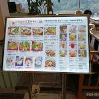 碧潭水灣湖邊享受午餐或晚飯