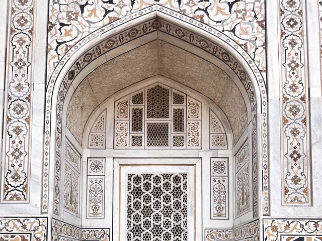 Agra's Art of Stone Carving