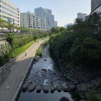 เดินเล่นริมคลอง Cheonggyecheon เกาหลีใต้