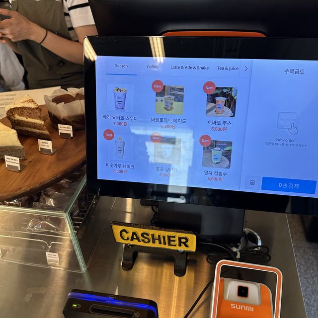 カンナムの高級住宅地に潜むカフェ！？