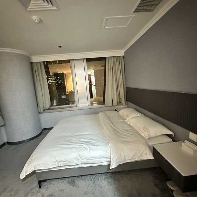 風球下的情侶staycation 風球下的情侶staycation