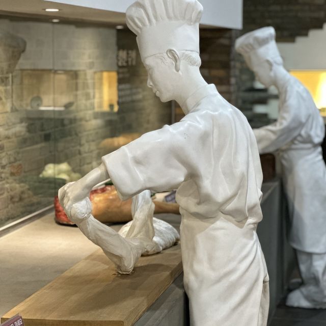 역사적인 건물에서 만나는 짜장면의 역사 🍜 짜장면 박물관