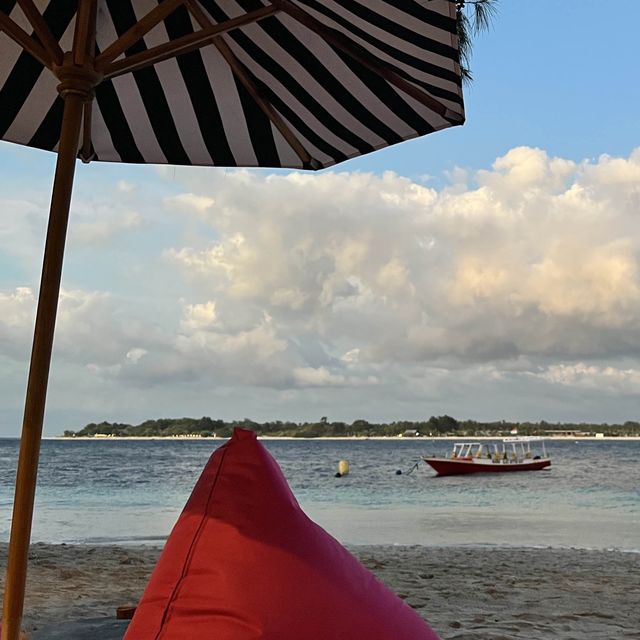 파도 소리 안주삼아 저녁먹기 길리섬 메인스트리트 비치🏖️ 