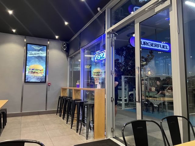 紐西蘭知名連鎖漢堡店Burgerfuel，基督城機場店