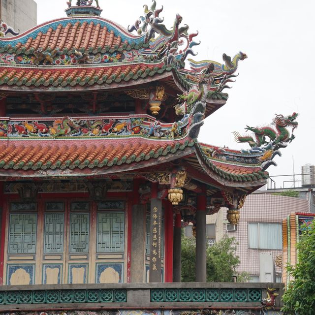 Longshan Temple ⛩️ Longshan Temple ⛩️