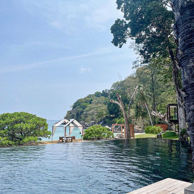 The Naka Phuket - นอนหรูชมวิวอ่าวอันดามัน