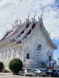 ทำบุญกันที่วัดห้วยปลากั้ง