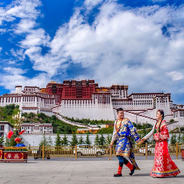 Explore the Charming Lhasa City 