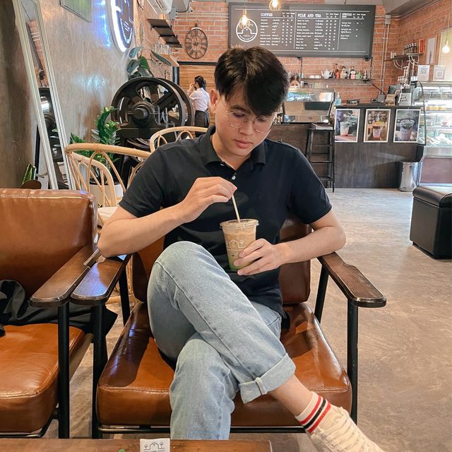 โกดังข้าวคาเฟ่เลิงนกทา