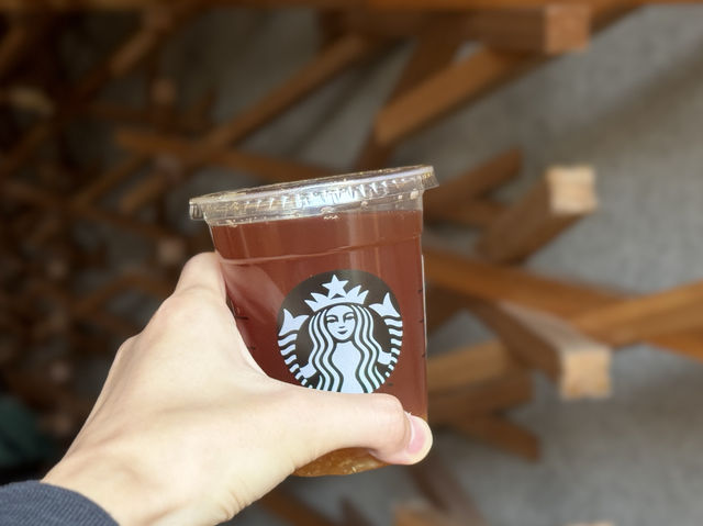  ☕ 太宰府星巴克：木質調的咖啡天堂 🌟