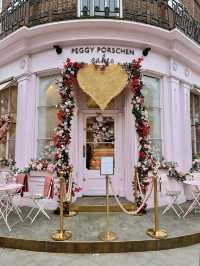 Most famous pink café in London! 💖