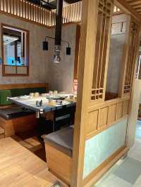 着住韓服玩play Room食韓燒