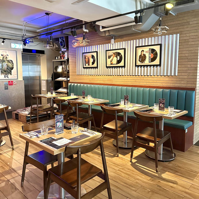銅鑼灣DJ打碟Cafe Bar｜The Musicbox Grill House & Bar 