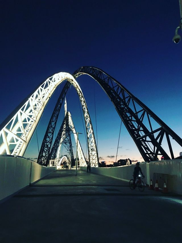 澳洲珀斯標誌景點 Matagarup Bridge 👣👣 馬塔加魯普橋