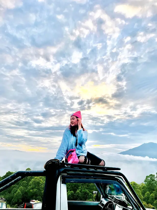 Catching Sunrise From The Top Of Mt Batur⁉️⛰️