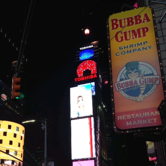 EMPiRE STATE BILL  BROADWAY  NEW YORKTIME'S SQUARE