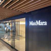 Mandarin Gallery - a more upscale shopping ma