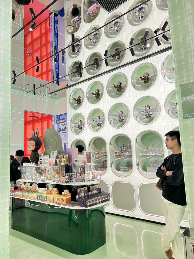พาส่อง Pop Mart เซี่ยงไฮ้ อลังการจริงไหมนะ?🇨🇳 พาส่อง Pop Mart เซี่ยงไฮ้ อลังการจริงไหมนะ?🇨🇳