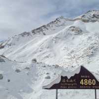 Amazing snow Moutain at the highest peak4800m