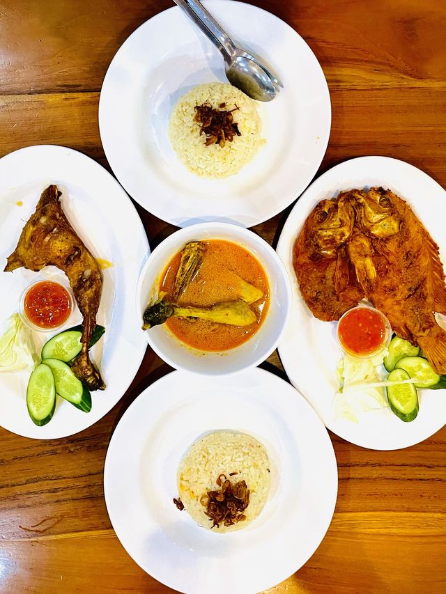 Try Indonesian Food In Banten City 🍚🥥🇮🇩
