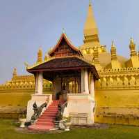 พระธาตุหลวงเวียงจันทน์ ພຣະ​ ທາດຫຼວງ