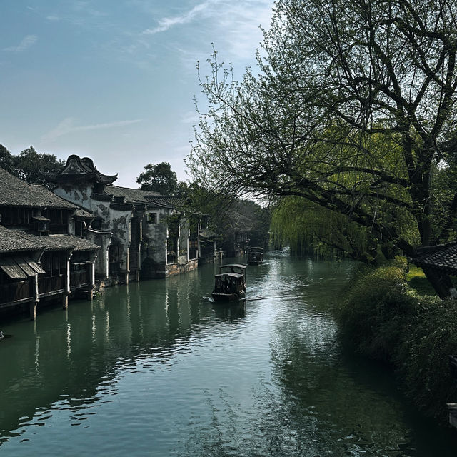 到杭州旅游 一看西湖，二看灵隐