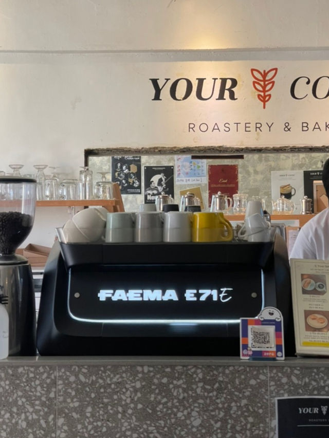 ☕️재즈 위스키 맥주가 있는 대흥역 카페! 브라운톤 인테리어가 매력적인 유어커피