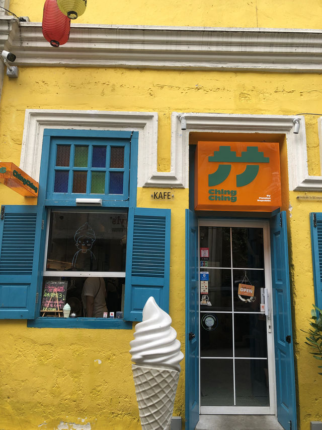 beautiful storefront and alleys - a perfect photospot