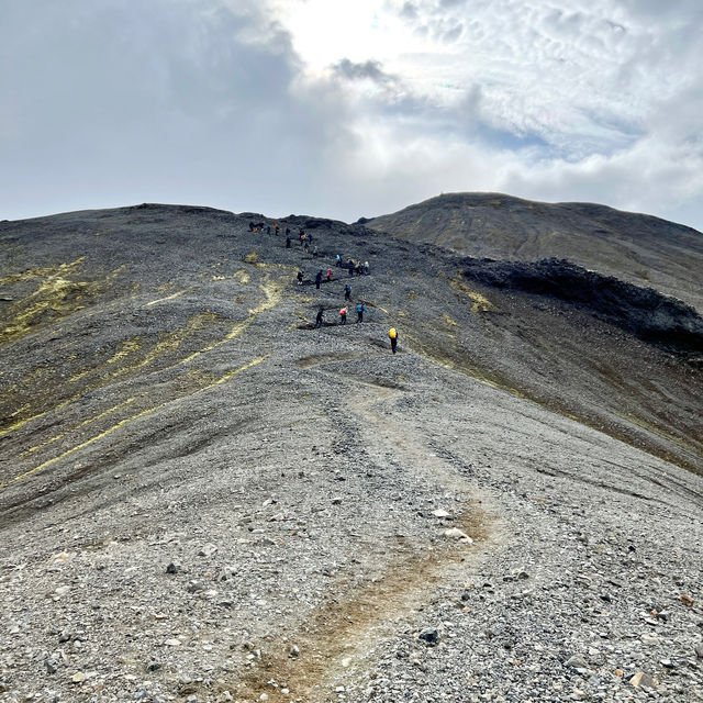 Mount Bláhnjúkur hike