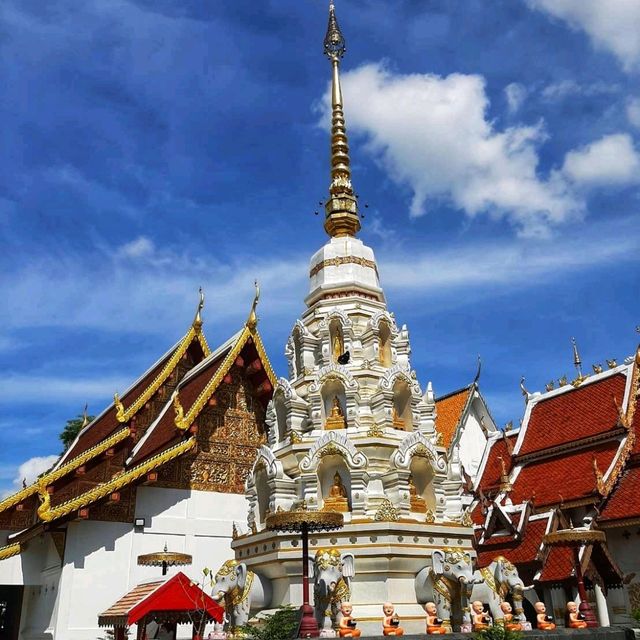 วัดกลางเวียง สักการะเสาสะดือเมืองเชียงราย 