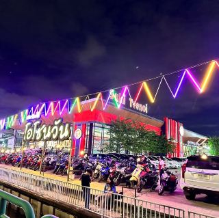 Ozone One Market in Nonthaburi, Bangkok is a local favorite night market.