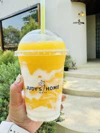 Judy’s home cafe คาเฟ่ใต้ต้นไม้ใหญ่