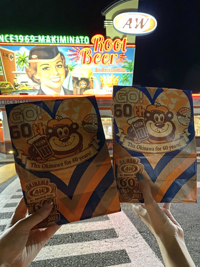 沖縄】グルメの定番！A&W牧港店でアメリカン気分満喫🍔✨ | Trip