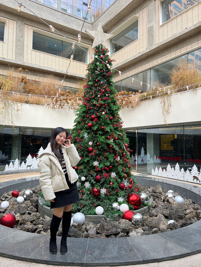 가산디지털단지 대형 크리스마스트리 카페 ‘인크커피’