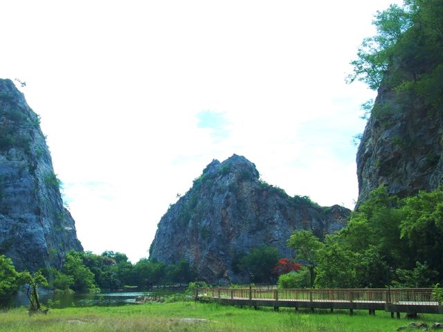 อุทยานหินเขางู จ.ราชบุรี