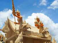 ต้นเทียนพรรษา  ..วัดแจ้ง  อุบลราชธานี