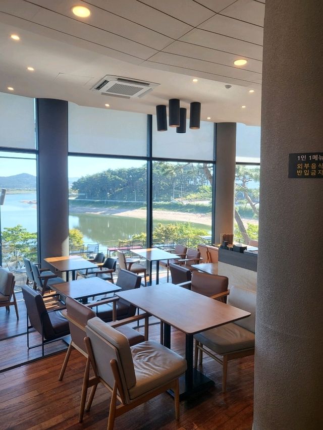 논산 탑정호출렁다리 직관하는 리버뷰카페