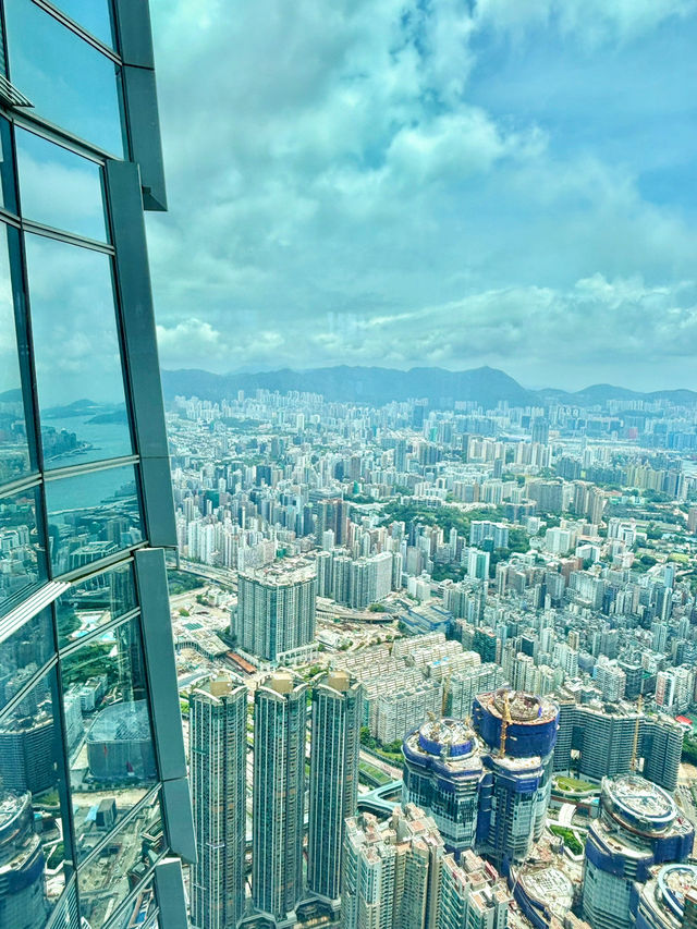【九龍】香港麗思卡爾頓酒店：在103樓飽覽天際線美景，品嘗精緻美食