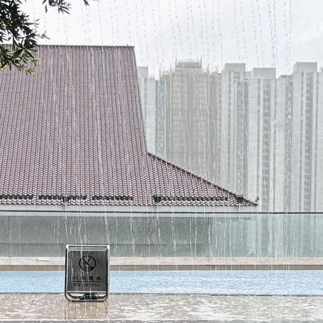 "Infinity Pool at Courtyard by Marriott Shatin: A Panoramic Oasis"