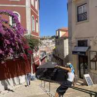 Colourful heart of Lisbon 🌺🦜