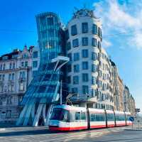 춤추는 건축, 프라하의 Dancing House