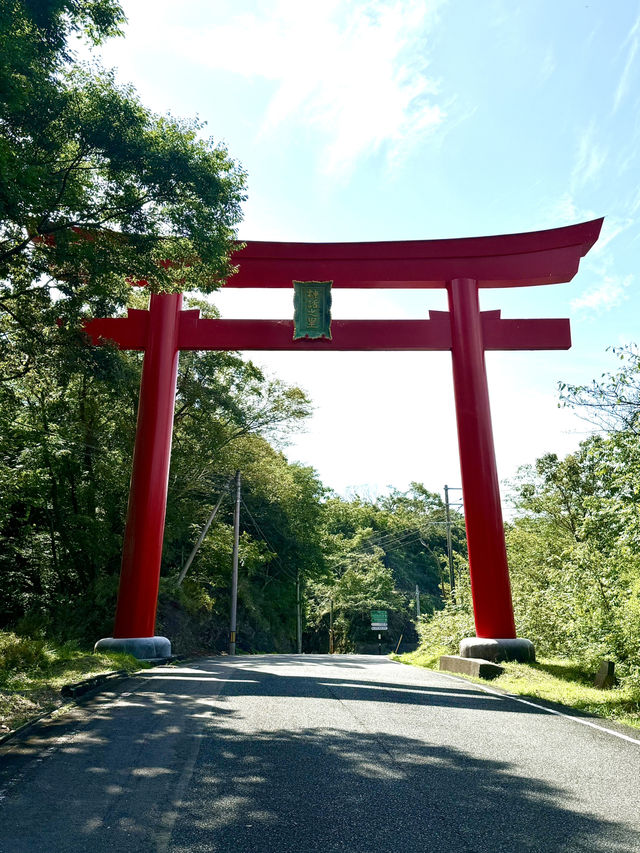 【長崎県】龍神伝説と海中鳥居が神秘的な神社
