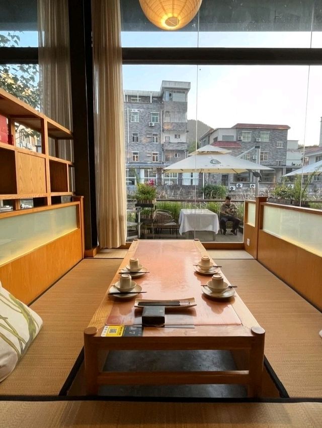 長者深圳¥100一日包車費，自助餐，美容，理髮....