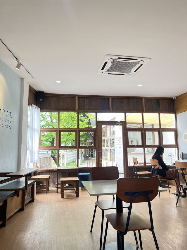 พามาเที่ยวคาเฟ่นอกเมืองเชียงใหม่ ✨