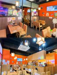老字嘅韓國炸雞店，都有韓式玫瑰炒年糕