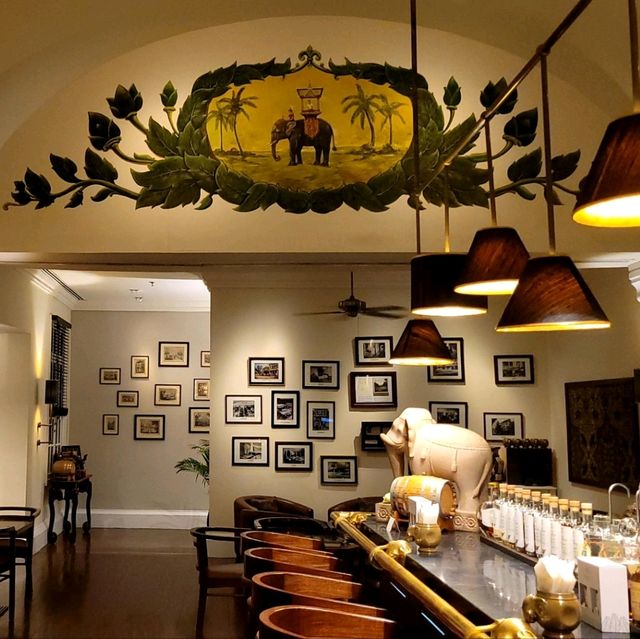 金邊萊佛士 Elephant Bar，世界30大酒吧