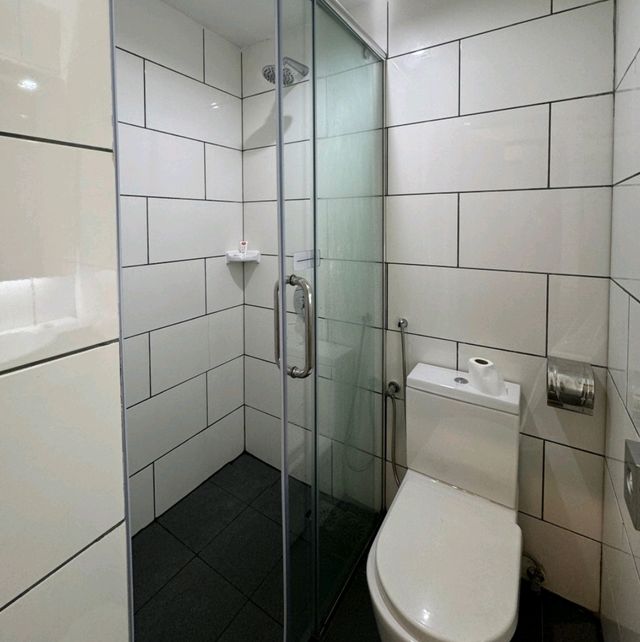 Convenient and Cozy Stay Near the Airport
